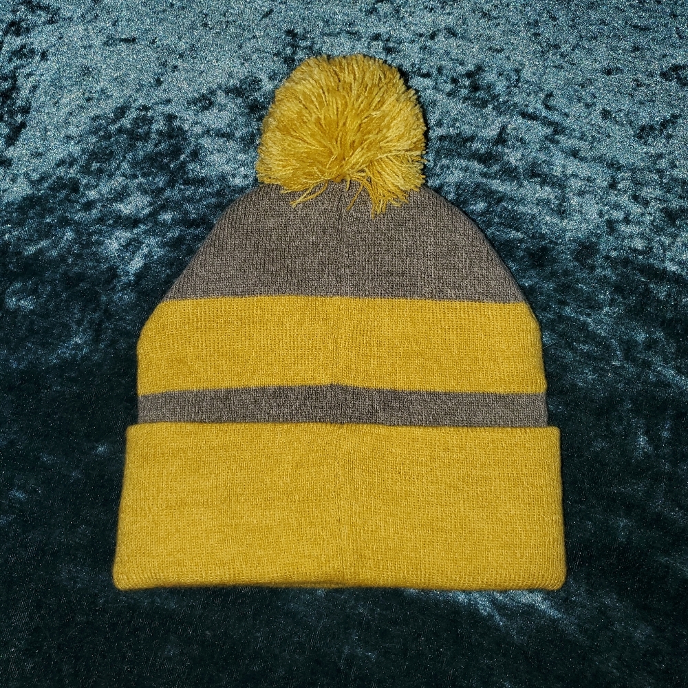 Hufflepuff Toque Hat - Picture 2 of 2